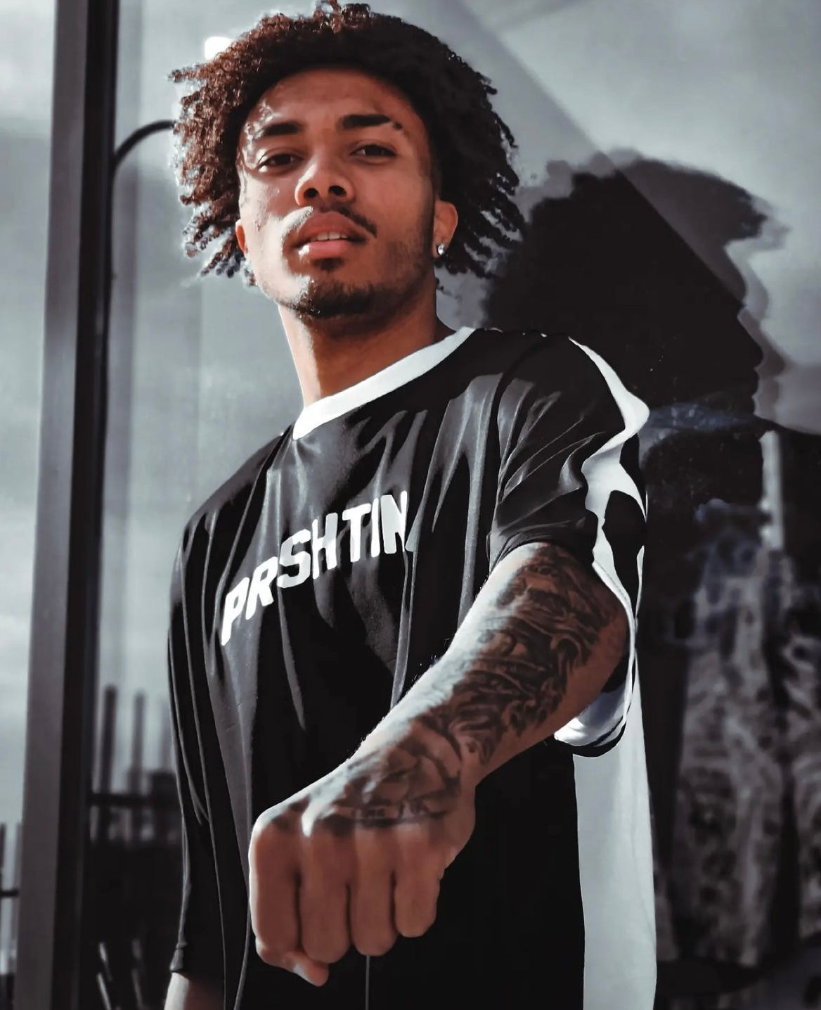 Prishtinë - Oversized Shirt - Black & White
