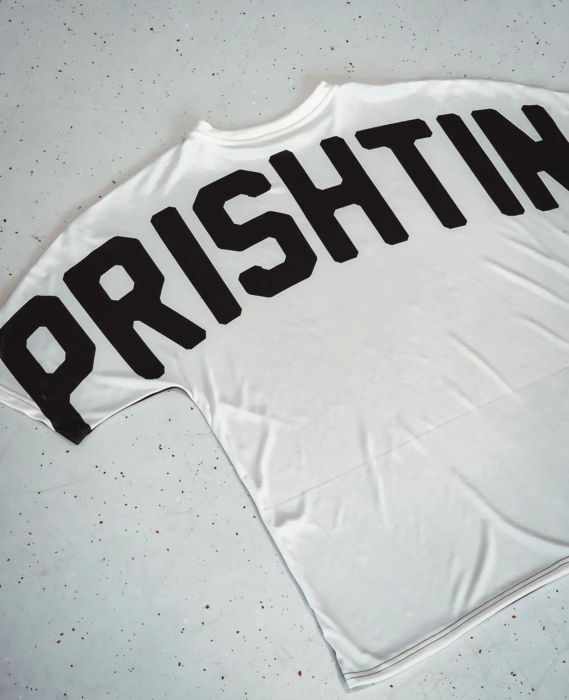 Prishtinë - Oversized Shirt - Black & White